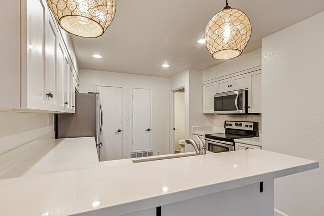 Building Photo - Elegant 3-Bedroom Home with Modern Upgrade...