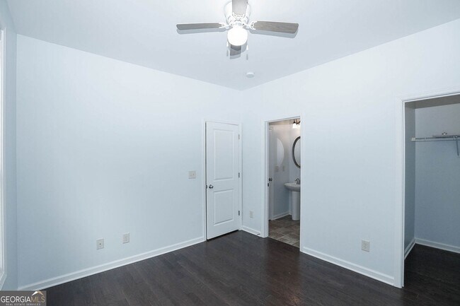 Building Photo - 438 Privet Cir