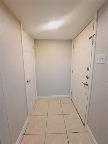 Building Photo - 1120 Ridgeway Cir