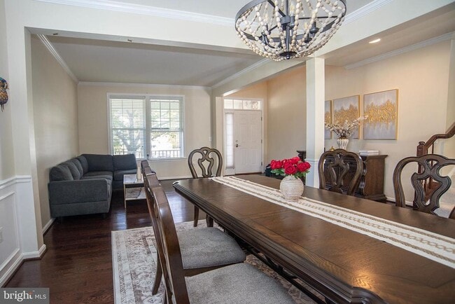 Building Photo - 20 Aster Ln