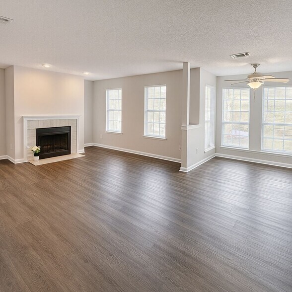 Interior Photo - Chase Ridge