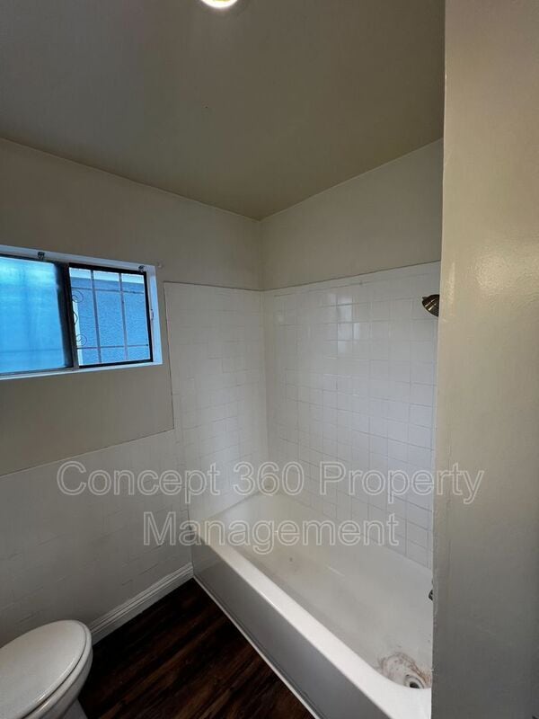 Building Photo - 475 E 61ST St