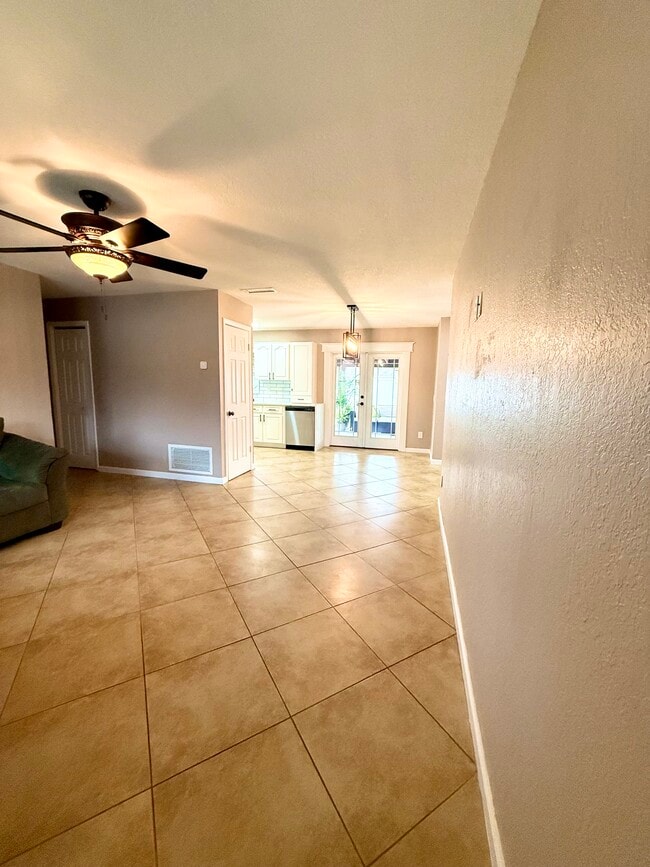 Building Photo - 4427 Tuna Dr