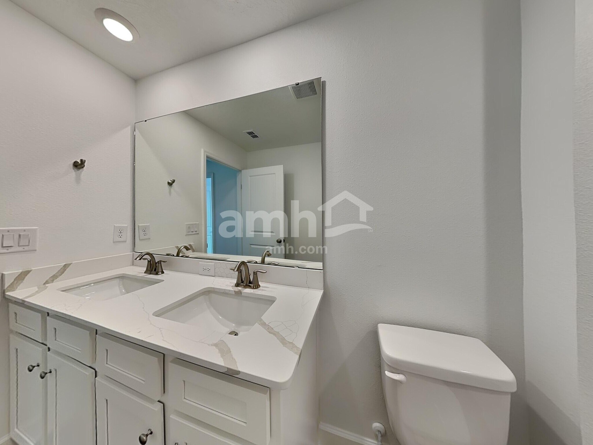 Building Photo - 16714 Cheyanne Ct