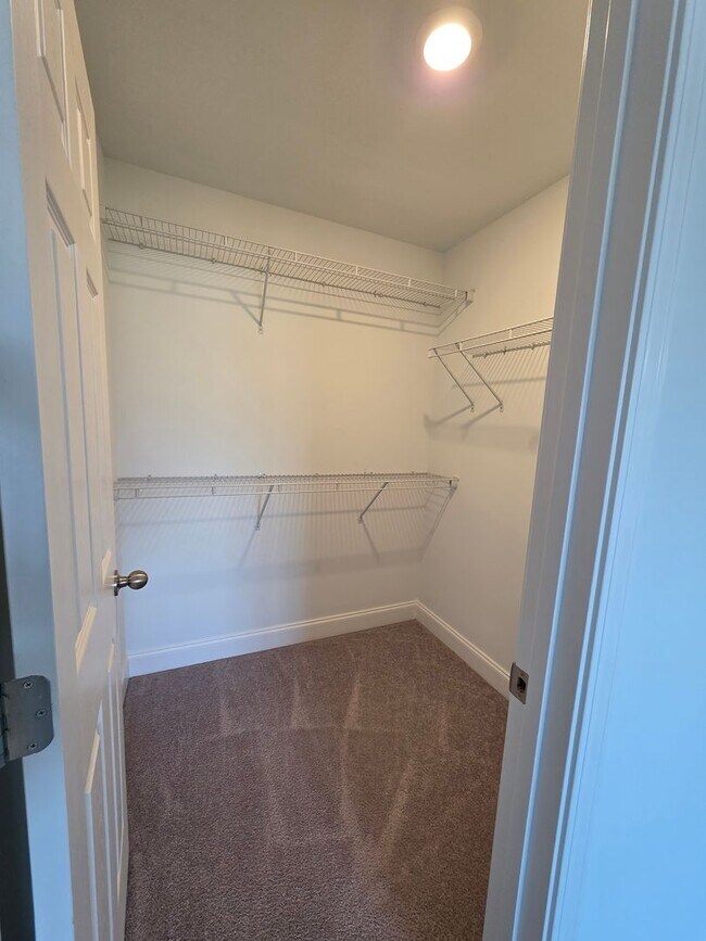 Building Photo - 3-Bedroom Townhome with Bonus Room & Resort-Style Amenities -No Pets