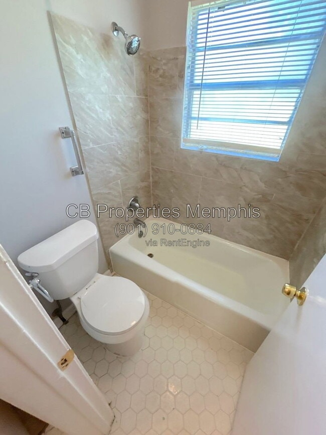 Building Photo - 4811 Bradford Dr