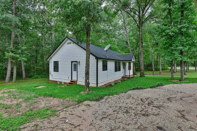 Building Photo - 12028 Cedar Ln