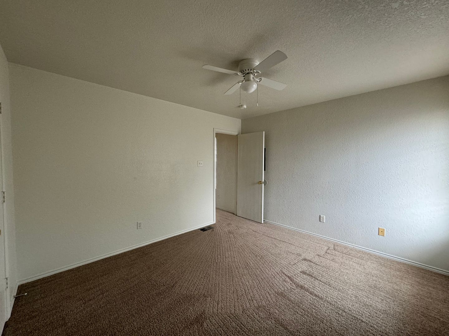 Building Photo - 4207 Deek Dr