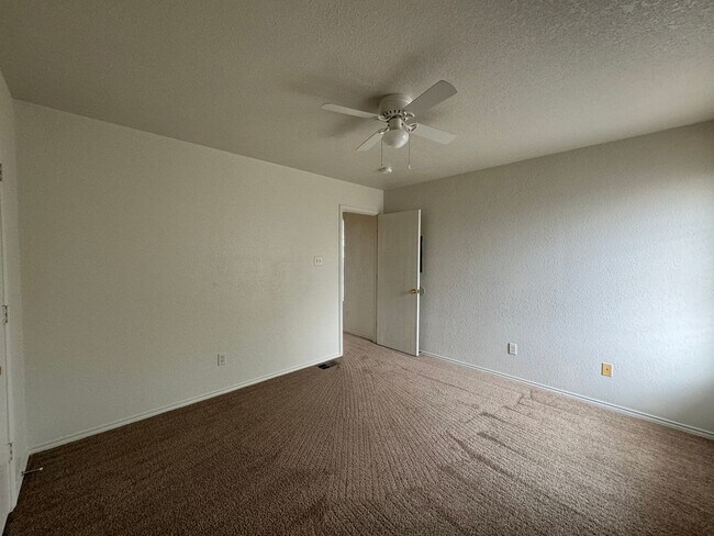 Building Photo - 4207 Deek Dr