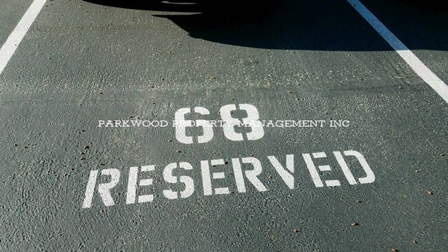 Building Photo - 2 Bedroom, North Tacoma, $1395 + $100 w/s/g = $1495.00, upper floor apartment