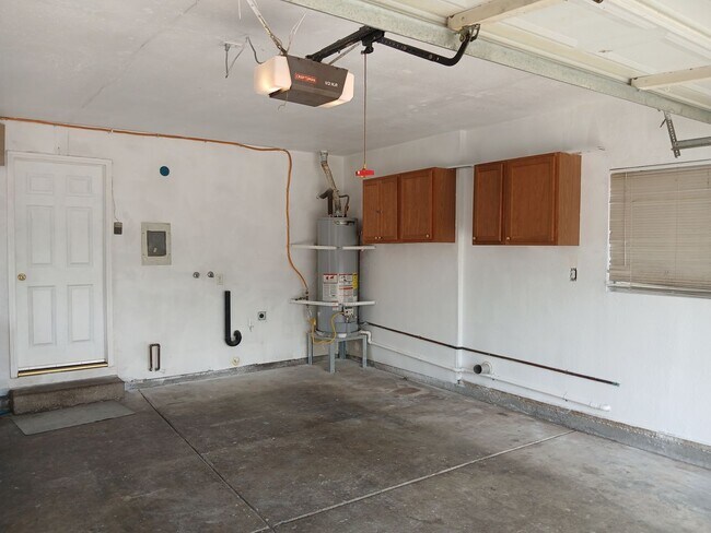 Building Photo - 400 Mokelumne Dr