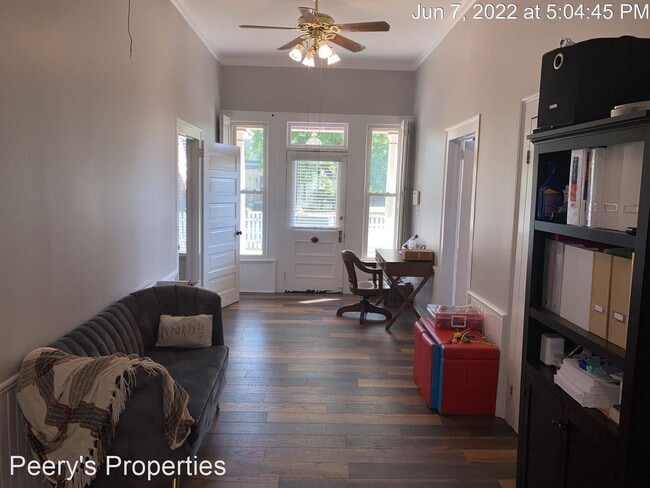 Building Photo - 2 br, 2 bath House - 207 E 3rd Street