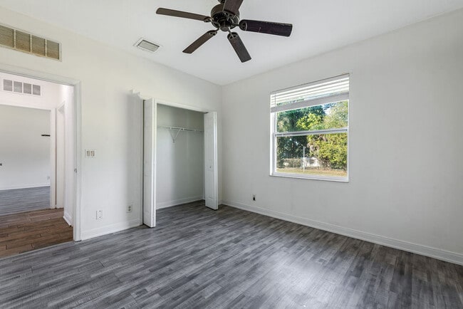 Building Photo - 13577 52nd Ct N