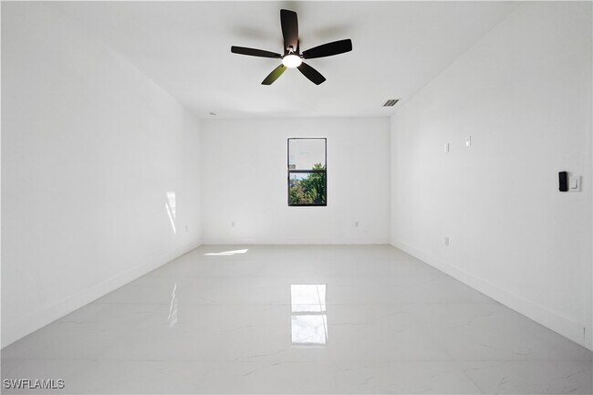 Building Photo - 2458 NW 9th Terrace