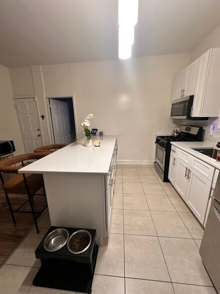 Building Photo - 37 Sayre St