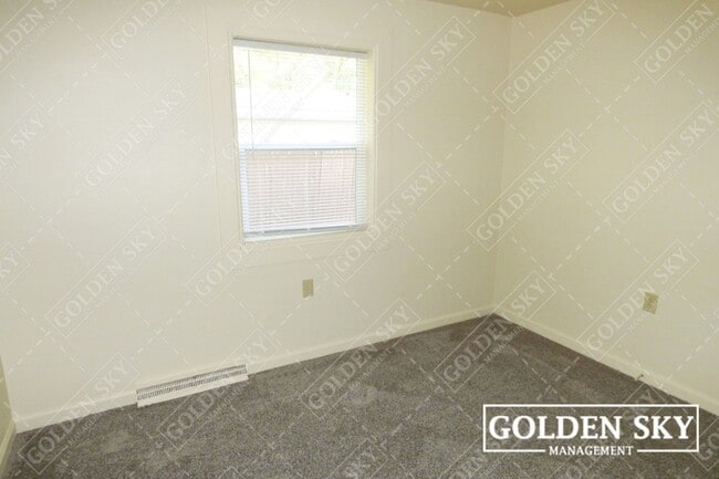 Building Photo - 3200 E Race St