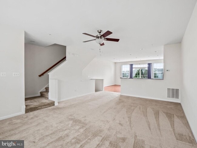 Building Photo - 43824 Royal Fern Ln