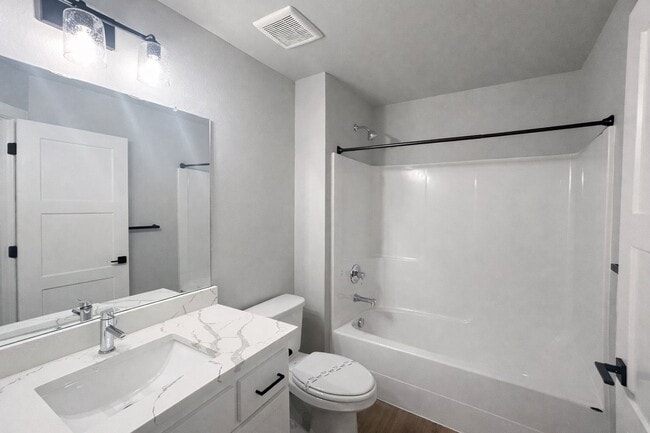 Building Photo - 11918 NE 108th St