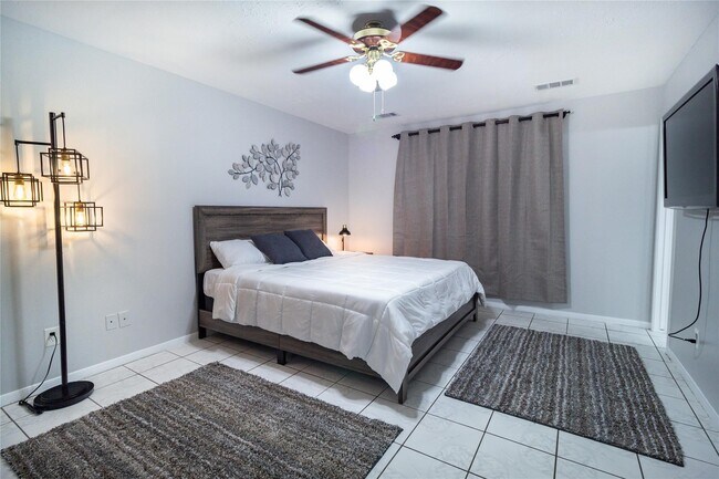 Building Photo - 13414 Creek Springs Dr