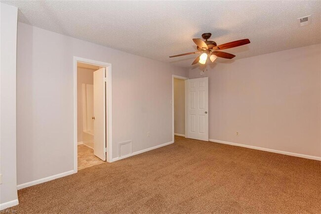 Building Photo - 3764 Chimney Creek Dr