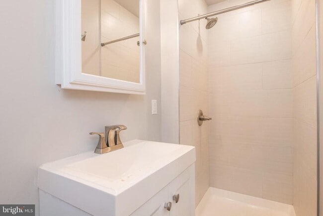 Building Photo - 1517 W Seybert St