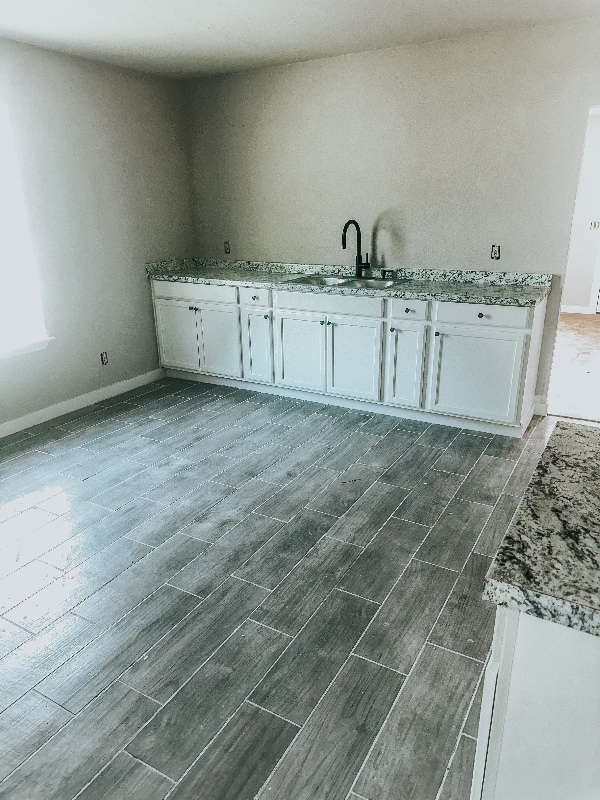 Building Photo - 701 S Broadway Ave