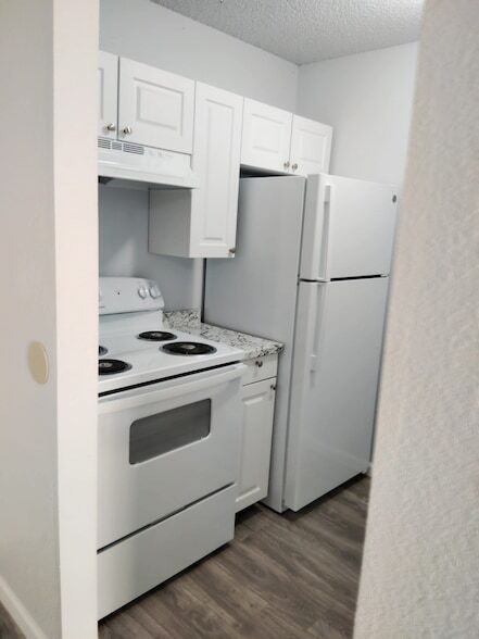 Building Photo - 8127 Stonehurst St