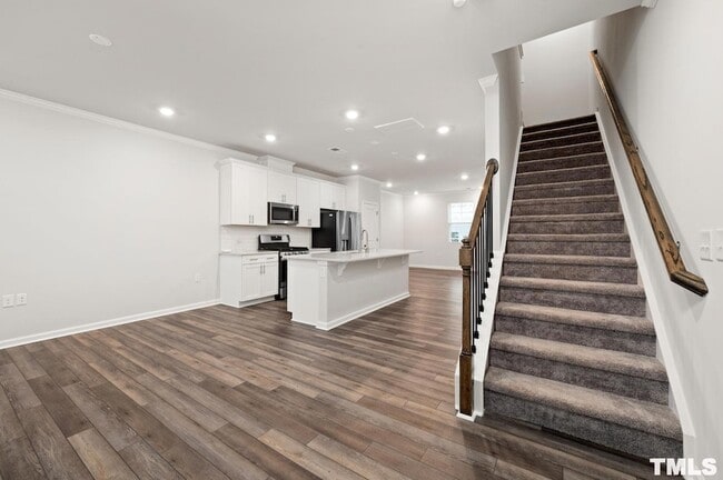 Building Photo - 742 Cormiche Ln