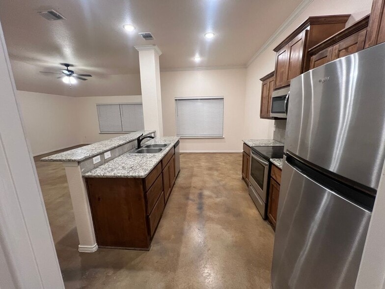 Building Photo - 1012 Damascus Dr