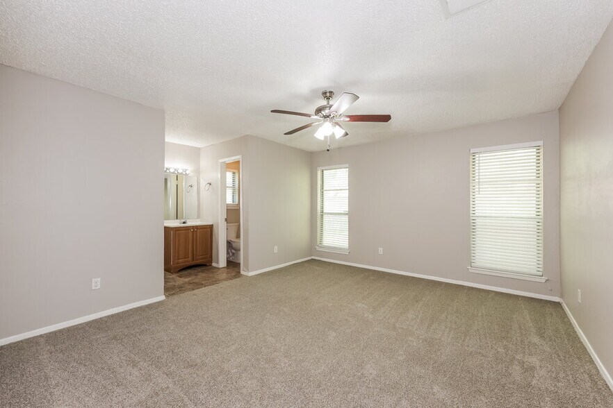 Building Photo - 7517 Marlinda Cir