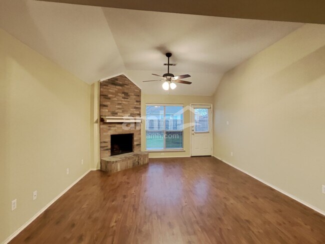Building Photo - 2809 Mitchell Ln