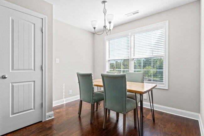 Building Photo - Pet Friendly Three Bedroom with Bonus!