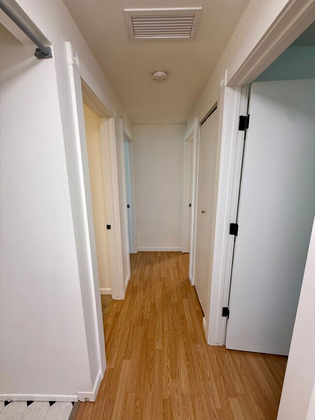 Building Photo - 1620 Ranae Dr