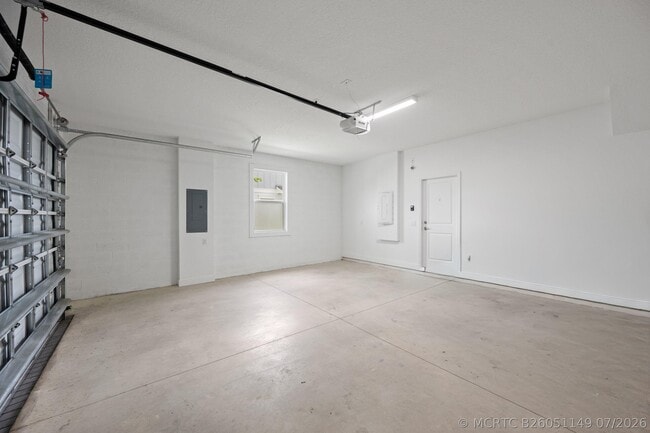 Building Photo - 4574 Longwood Lake Sq