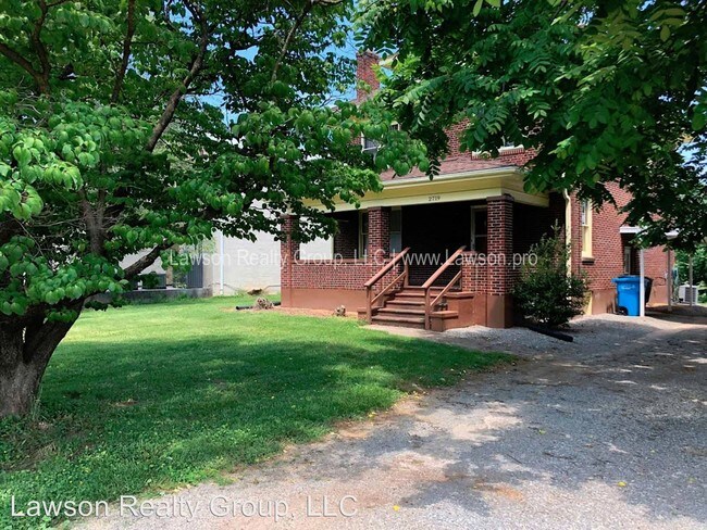 Building Photo - 2719 Plantation Rd NE