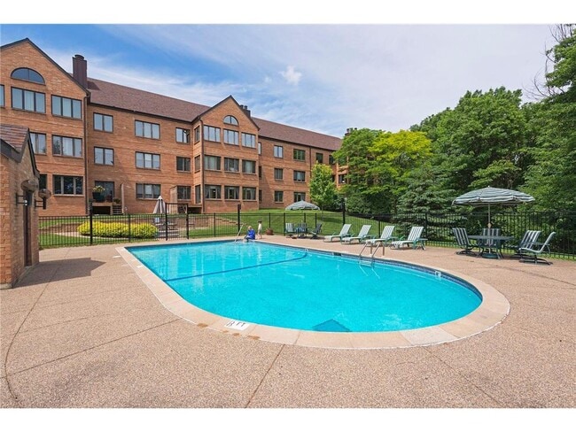 Building Photo - 1830 Eagle Ridge Dr