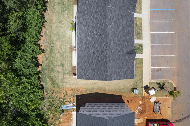 Building Photo - 3 bedroom 2.5 Bath Unfurnished Townhome fo...