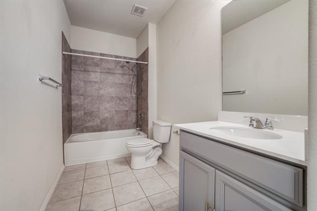 Building Photo - 2014 Avondown Rd