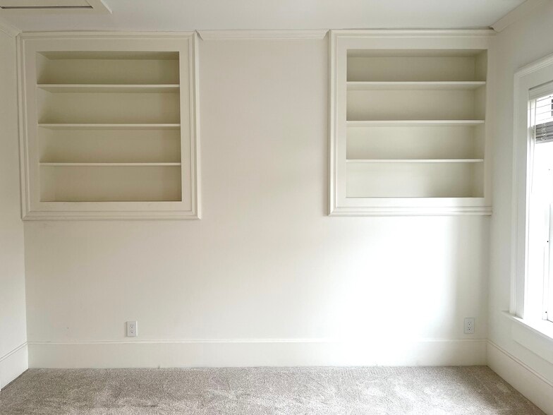 Building Photo - 676 Mohawk St,