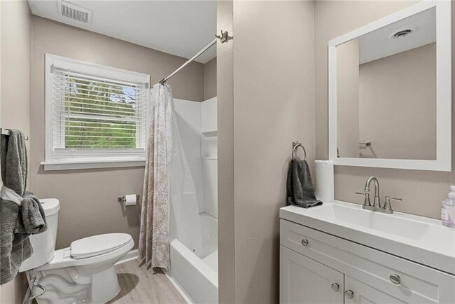 Building Photo - 628 S Evelyn Pl NW