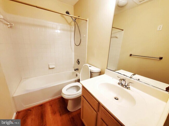 Building Photo - 9365 Owings Choice Ct