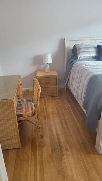 Building Photo - 1430 Manhattan Beach Blvd