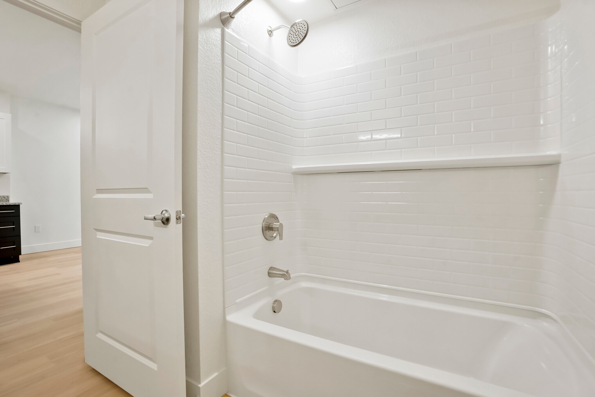 Building Photo - 2960 Hawthorn Ave