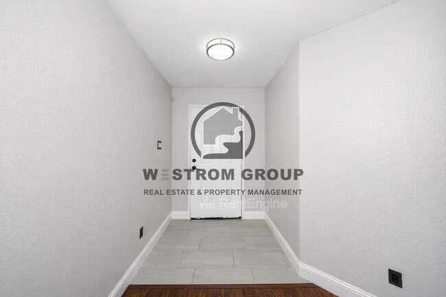 Building Photo - 8732 Polo Dr