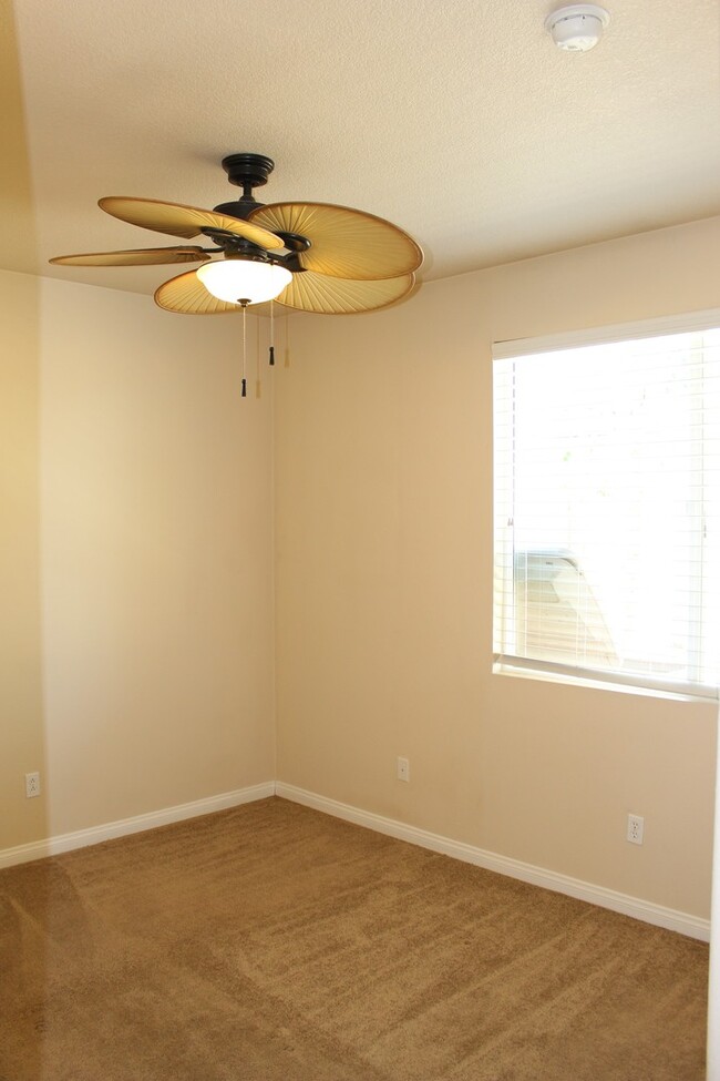Building Photo - 14910 Via Messina Dr