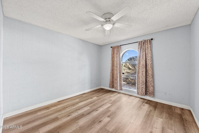 Building Photo - 5203 W Laurie Ln