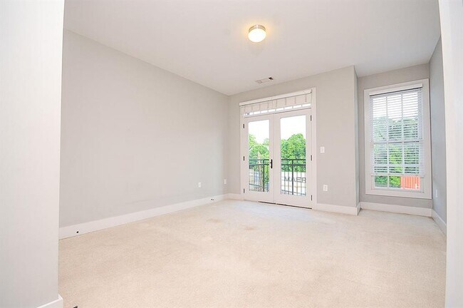 Building Photo - 1300 DeKalb Ave NE