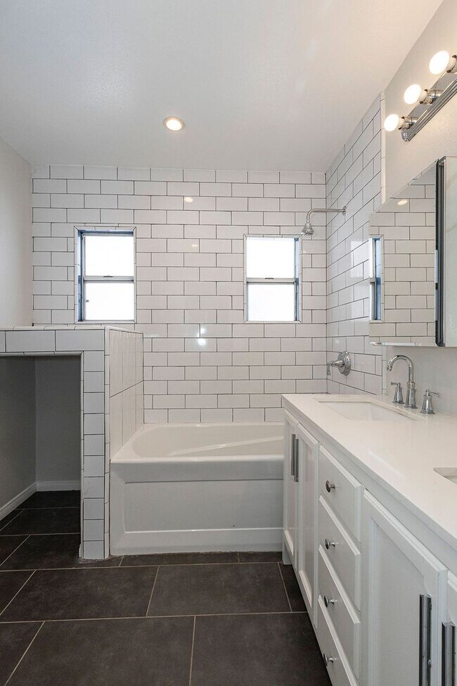 Building Photo - 3463 Plata St