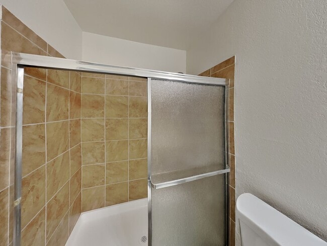 Building Photo - Freshly Remodeled 4/2 House in Oakley Available Now!