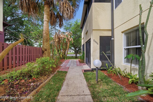 Building Photo - 2605 S Park Ave